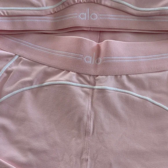 ALO Yoga Light Pink Sports Bra and Leggings Set - Picture 3 of 9